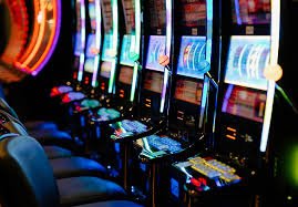 Tampilan permainan Baccarat live dealer di autowin88 dengan meja permainan dan kartu